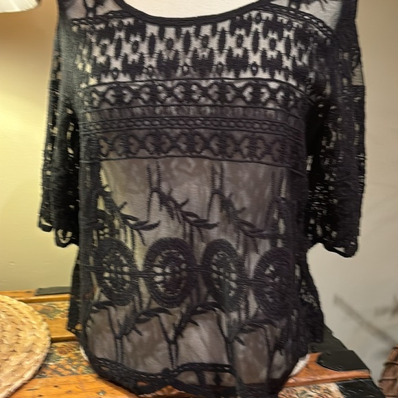 Black Lace Crop Top - Picture 2 of 4